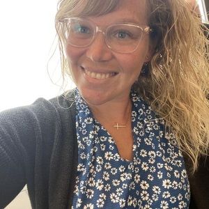 Meet your Posher, Caitlin